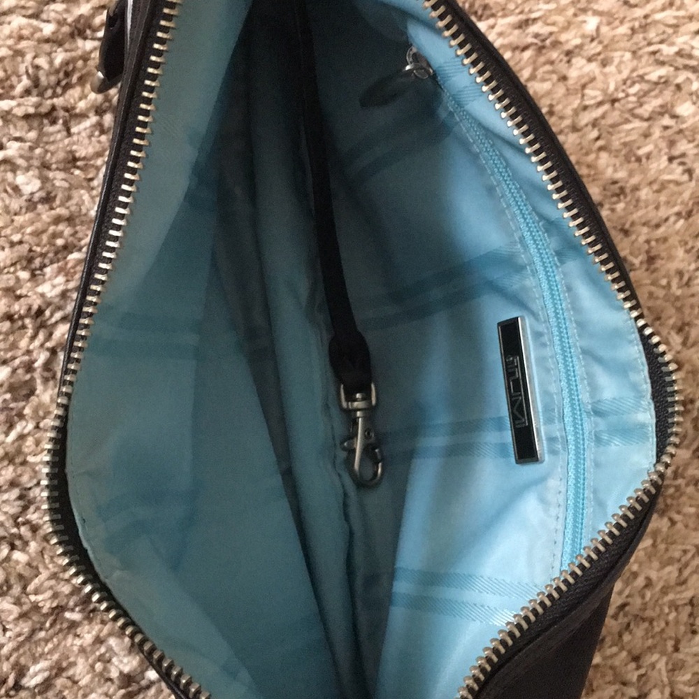 Tumi Small Nylon And Leather Bag - Picture 5 of 8